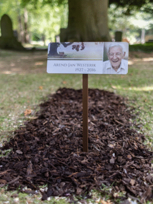 Grafmarkeerder met foto biopanel