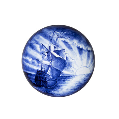 Sailing urn Royal Delft